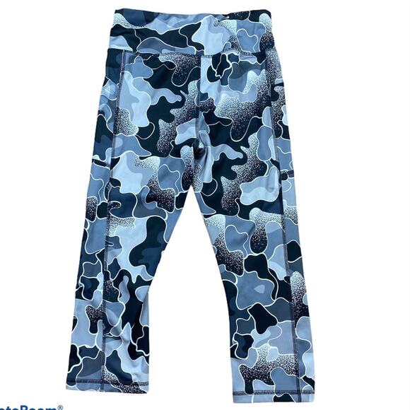 Avia High Rise Camo Cropped Leggings Side Pockets Size Small - Picture 2 of 4